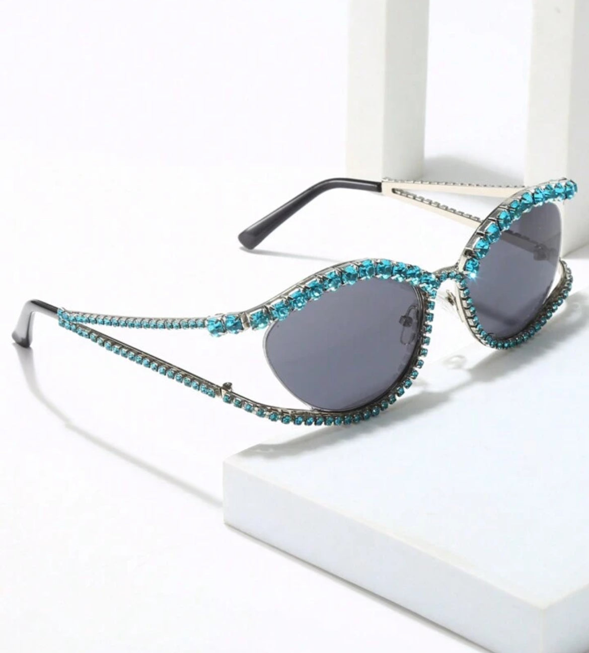 DIAMONTÈ Oval Sunglasses image 2