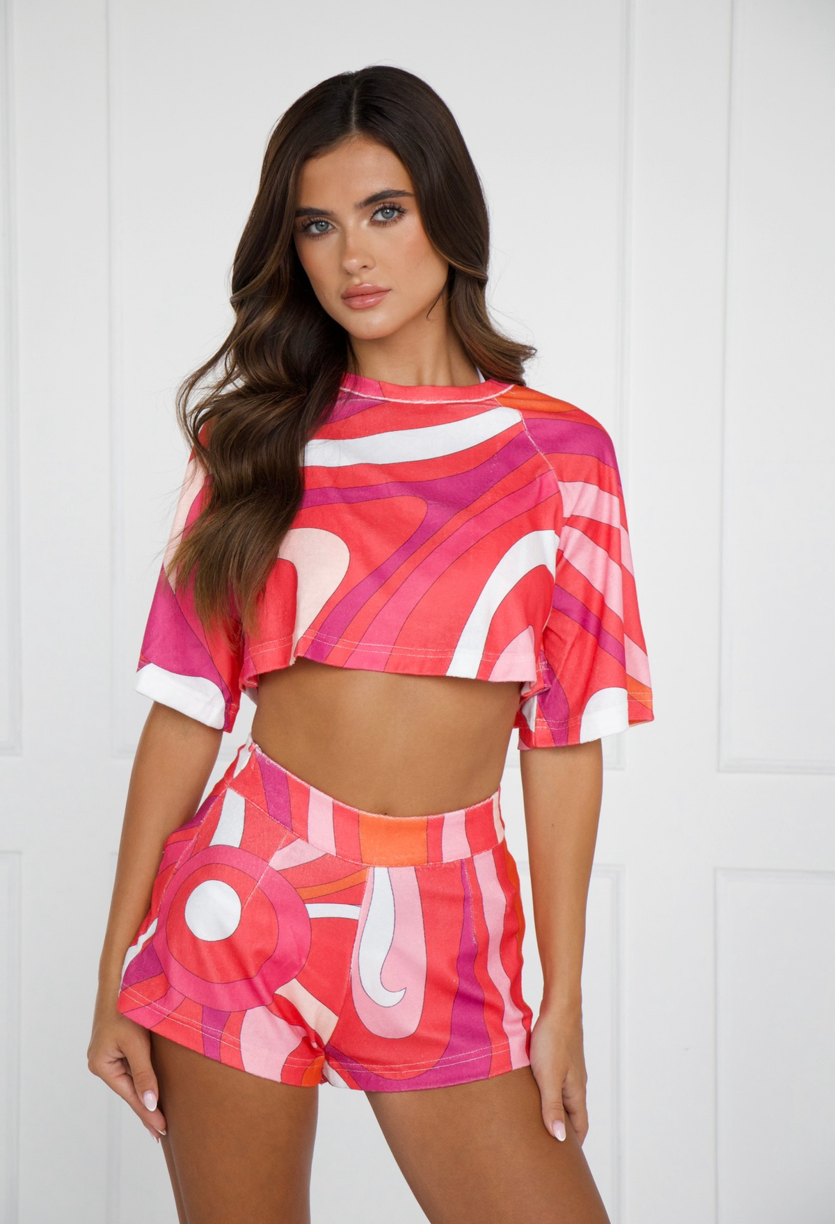 Red onde set, back view