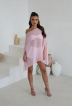 Detail of the matching pink cape